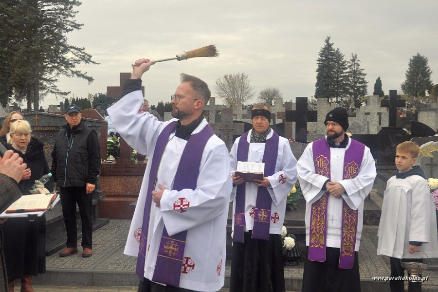 059 Procesja na nowym cmentarzu.jpg